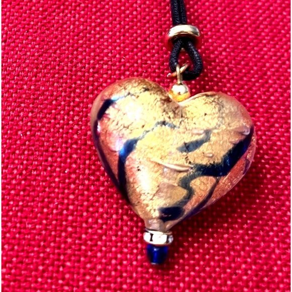 Pretty puffed blown glass vintage gold, cobalt blue heart on leather chain - Picture 4 of 4